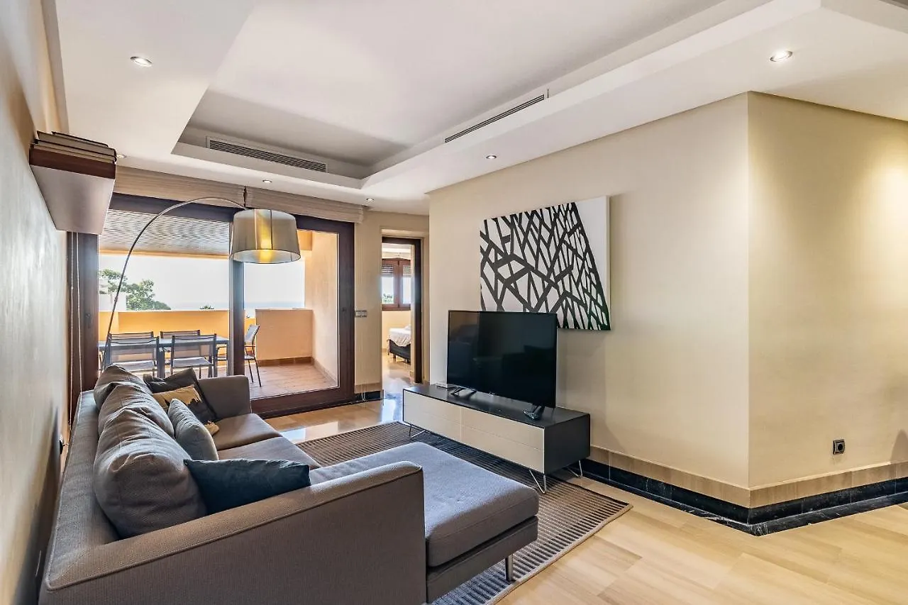 Fantástico apartamento en primera línea de playa Estepona