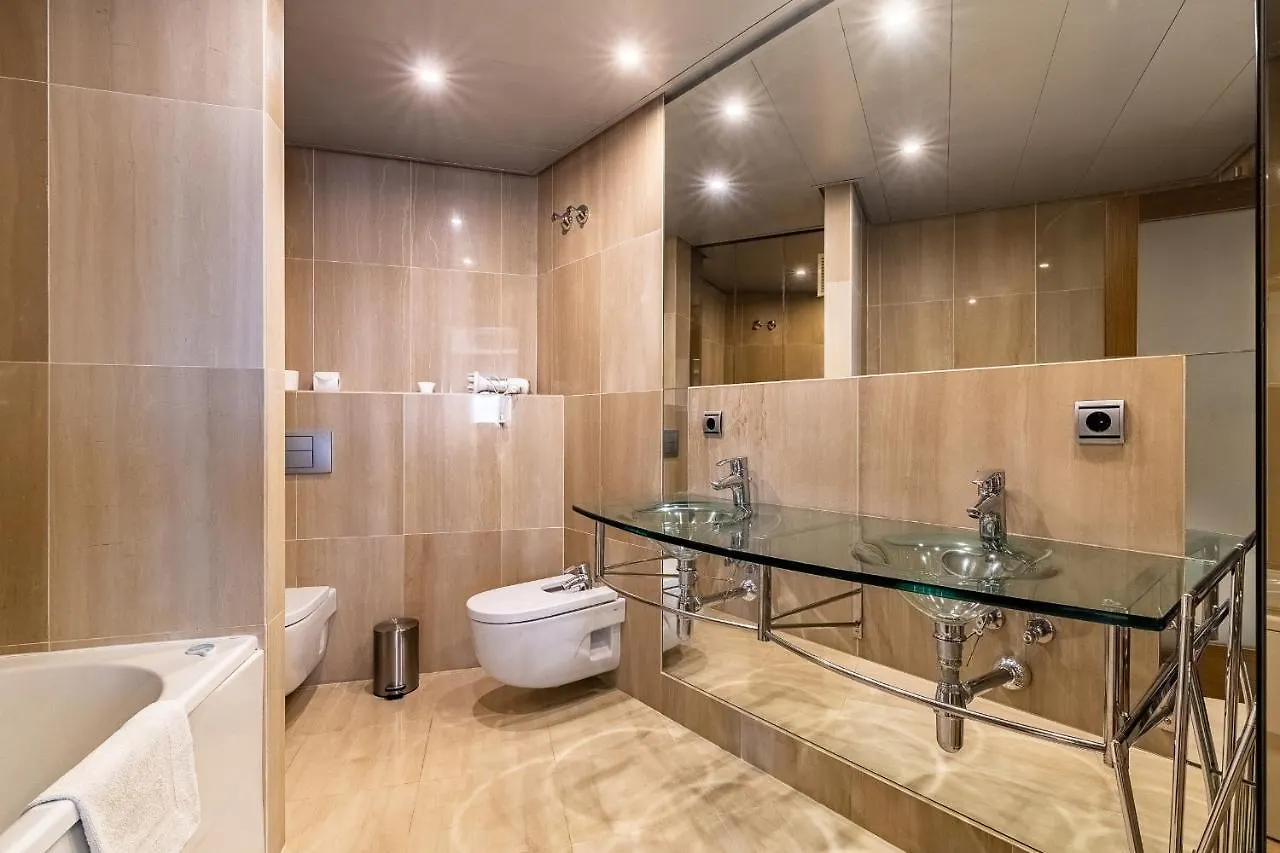 Fantastico Apartamento En Primera Linea De Playa エステポナ スペイン