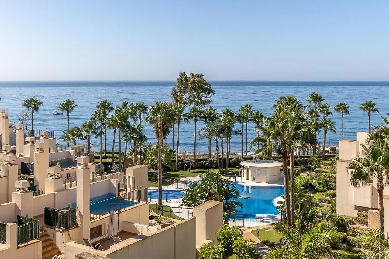 アパート Fantastico Apartamento En Primera Linea De Playa エステポナ スペイン