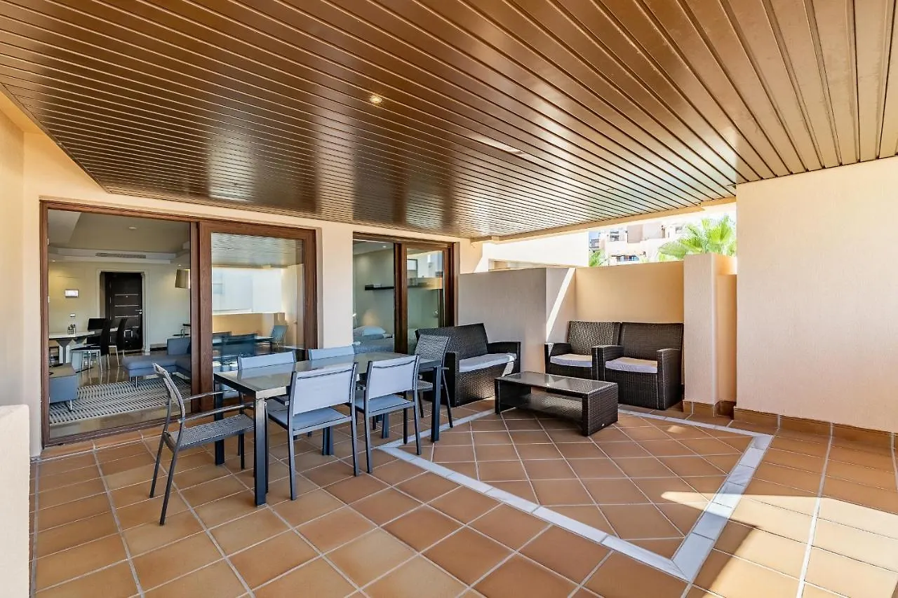 Fantástico apartamento en primera línea de playa Estepona